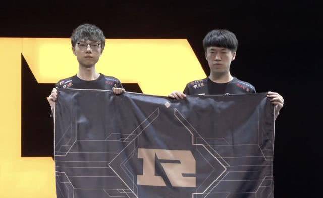 转会市场上 转会市场上