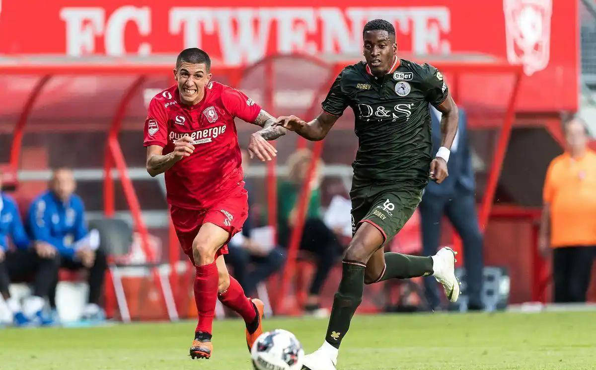 场上气氛紧 场上气氛紧