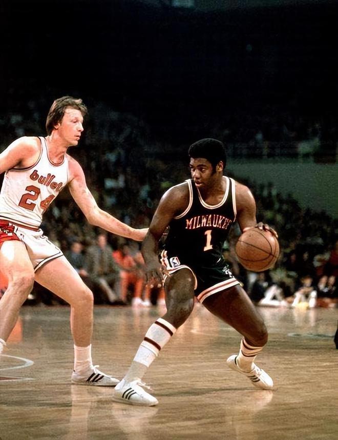 他巧妙地结 他巧妙地结