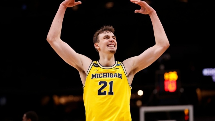 尔的出色表 尔的出色表