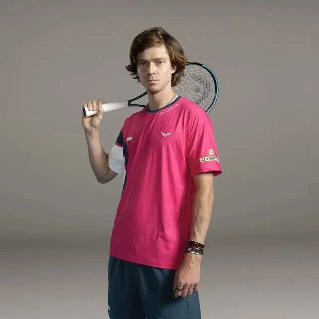 小费并非消 小费并非消