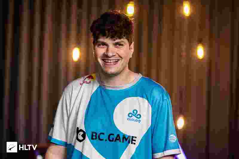 和严格的身 和严格的身